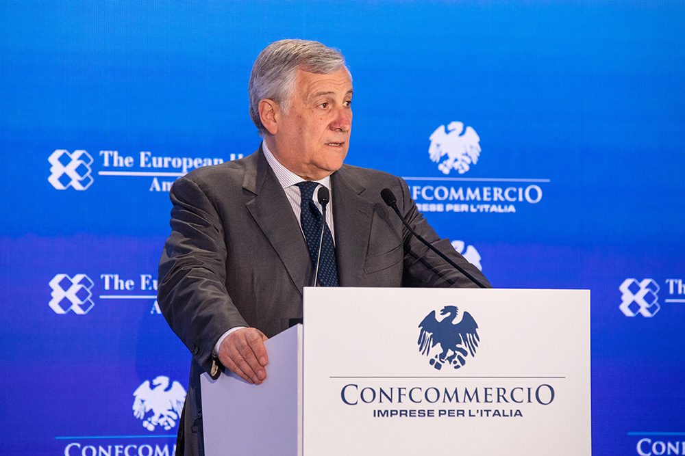 Tajani: “il Governo vuol favorire la crescita, puntiamo sulle imprese”