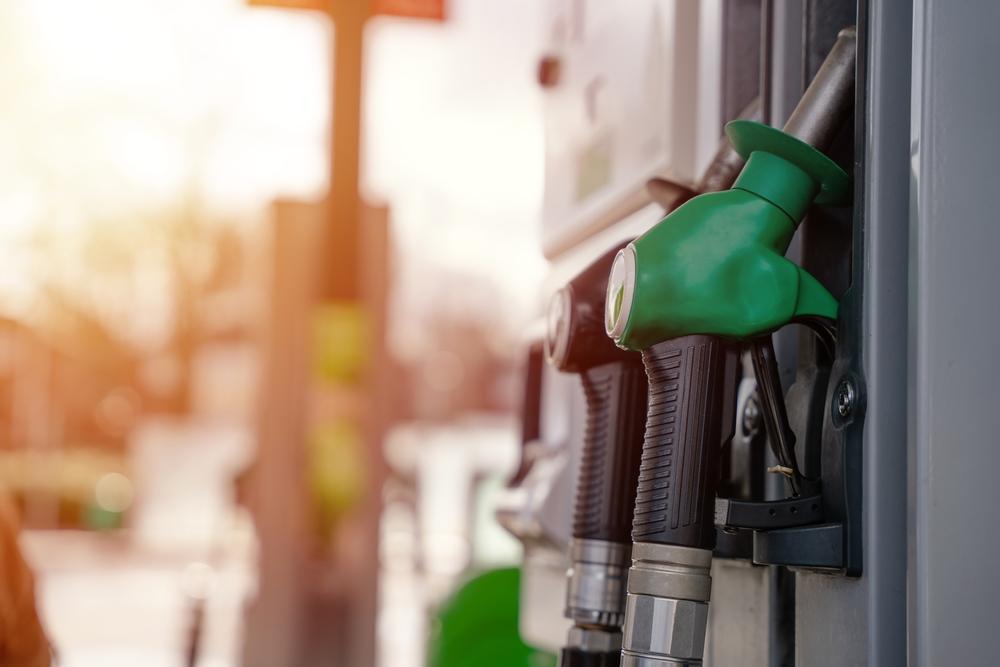 Carburanti, nullo l’obbligo del cartello prezzi medi